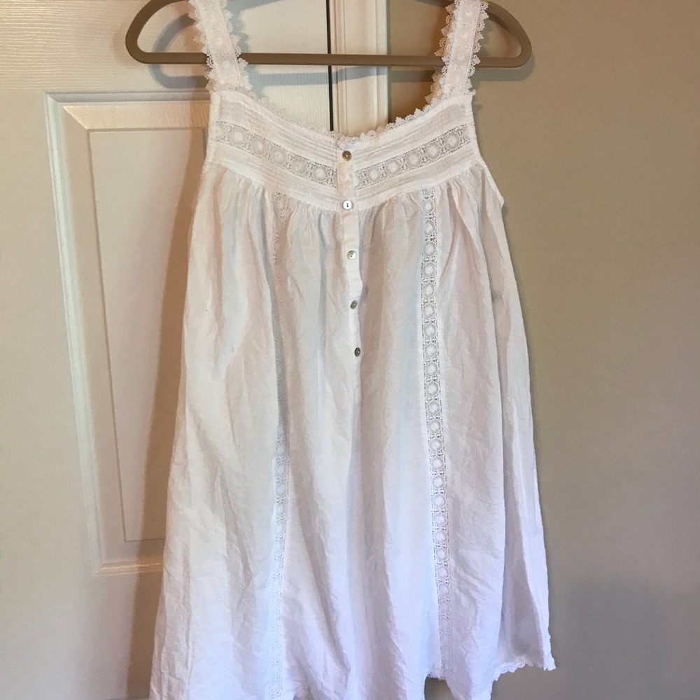 Eileen West Queen Anne’s Lace nightgown size M